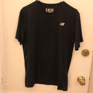 men’s new balance training tee- like new!